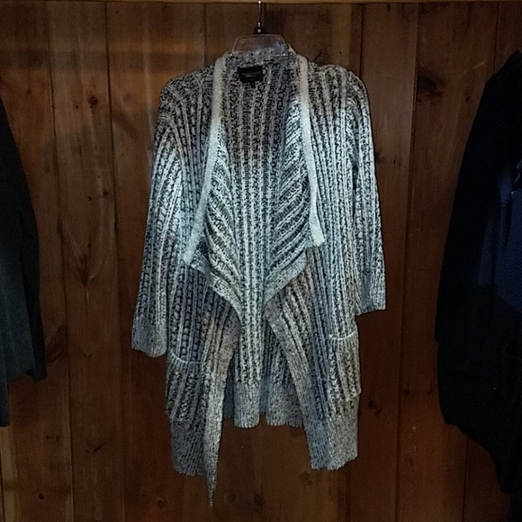 Cozy and chic Cardigan - Picture 3 of 4